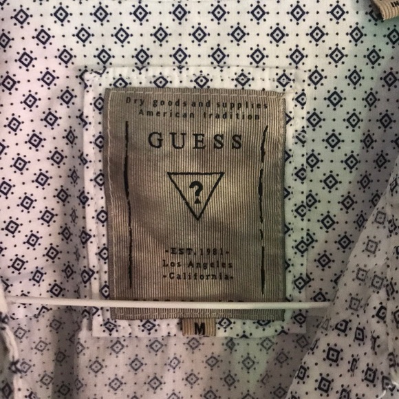 New Guess short sleeve light button up shirt - Picture 2 of 6